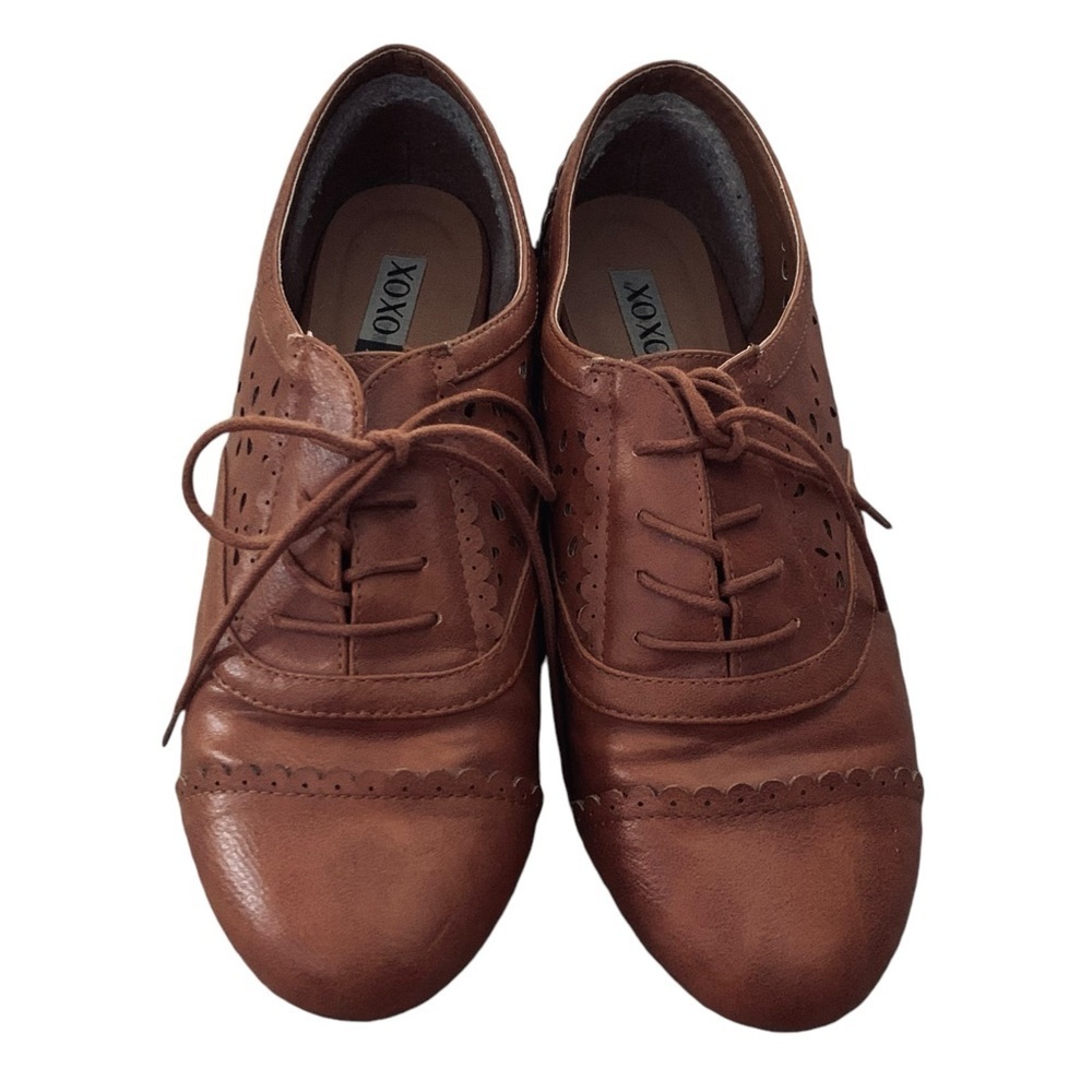 XOXO Women's Brown Oxford Flats